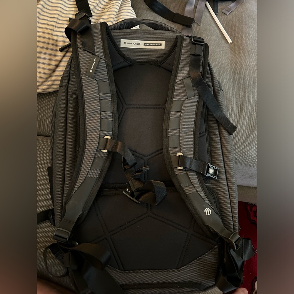 Heimplanet 28 liter travel backpack in castle rock grey - Picture 2 of 9